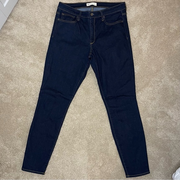 GAP True Skinny Dark Wash Jeans - Picture 2 of 5